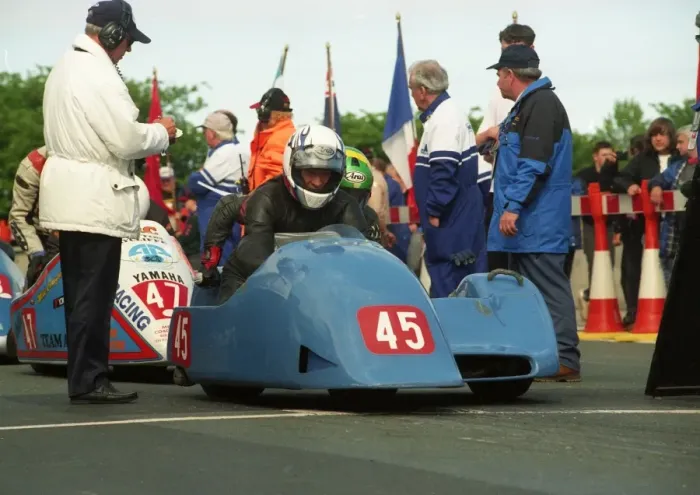 Framed Print : Helmut Lunemann & Chris McGahan (Ireson Honda) 2000 Sidecar TT Framed Print : Helmut Lunemann & Chris McGahan (Ireson Honda) 2000 Sidecar TT
