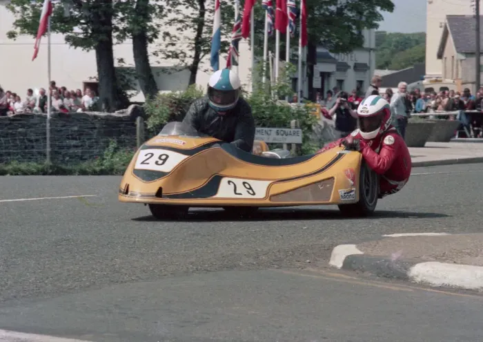 Framed Print : Helmut Lunemann & Mike Cain (Yamaha) 1986 Sidecar TT Framed Print : Helmut Lunemann & Mike Cain (Yamaha) 1986 Sidecar TT