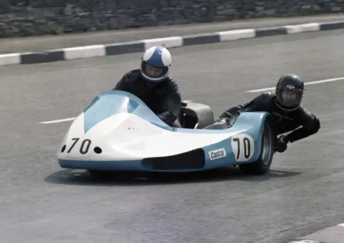 Framed Print : Helmut Lunneman & Tony Hilliard (Yamaha) 1980 Sidecar TT Framed Print : Helmut Lunneman & Tony Hilliard (Yamaha) 1980 Sidecar TT