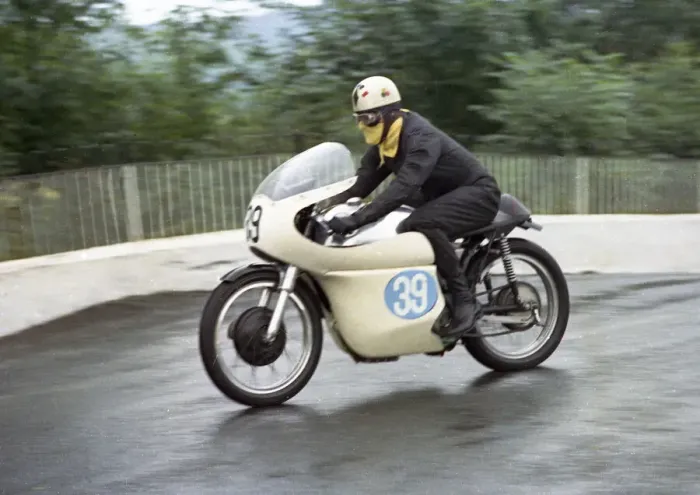 Framed Print : Henry McEwan (Norton) 1967 Junior Manx Grand Prix Framed Print : Henry McEwan (Norton) 1967 Junior Manx Grand Prix