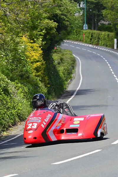 Howard Baker & Mike Killingsworth (Shelbourne Honda) 2015 Sidecar TT