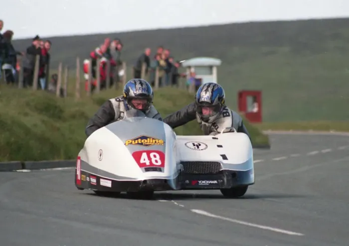 Framed Print : Howard Baker & Nigel Barlow (Shelbourne Yamaha) 1999 Sidecar TT Framed Print : Howard Baker & Nigel Barlow (Shelbourne Yamaha) 1999 Sidecar TT