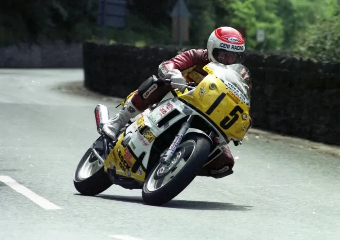 Framed Print : Howard Selby (Yamaha) 1990 Supersport 600 TT Framed Print : Howard Selby (Yamaha) 1990 Supersport 600 TT