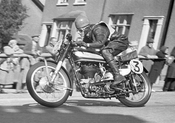 I R Muir (Norton) 1950 Senior Manx Grand Prix