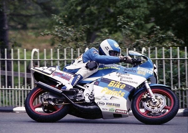 Iain Duffus (Kawasaki) 1990 Supersport 400 TT