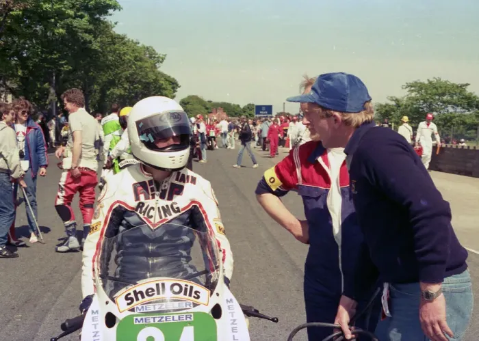 Framed Print : Iain Duffus (Yamaha) 1987 Production B TT Framed Print : Iain Duffus (Yamaha) 1987 Production B TT