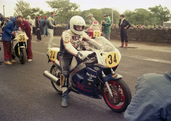 Framed Print : Iain Duffus (Yamaha) 1987 Senior TT Framed Print : Iain Duffus (Yamaha) 1987 Senior TT