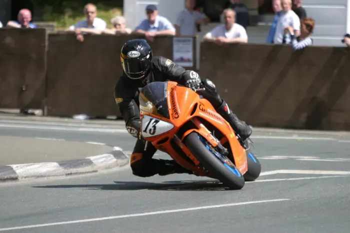 Framed Print : Ian Armstrong (Yamaha) 2006 Superbike TT Framed Print : Ian Armstrong (Yamaha) 2006 Superbike TT