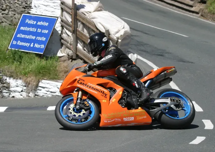 Framed Print : Ian Armstrong (Yamaha) 2006 Superbike TT Framed Print : Ian Armstrong (Yamaha) 2006 Superbike TT