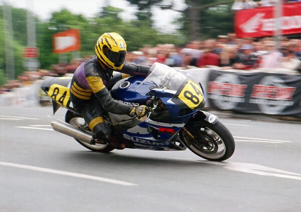 Ian Baddeley (Suzuki) 2002 Senior TT