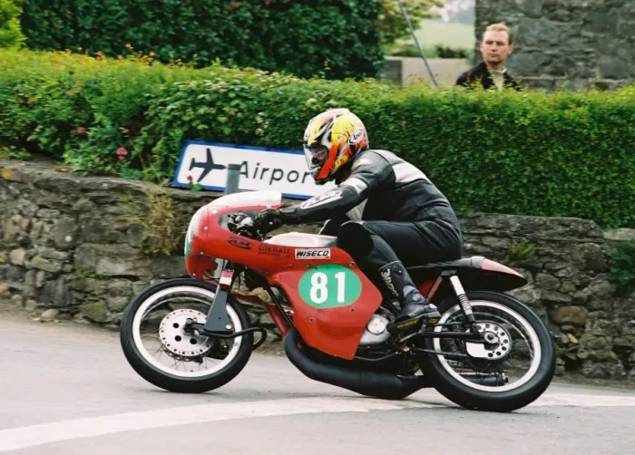 Framed Print : Ian Bainbridge (Cotton) 1994 Pre-TT Classic Framed Print : Ian Bainbridge (Cotton) 1994 Pre-TT Classic