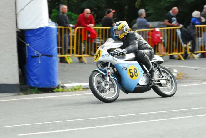 Framed Print : Ian Bainbridge (Norton) 2015 Senior Classic TT Framed Print : Ian Bainbridge (Norton) 2015 Senior Classic TT