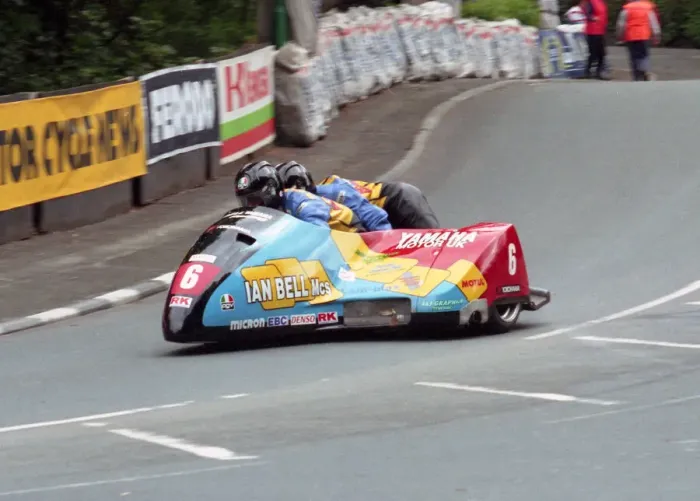 Framed Print : Ian Bell & Neil Carpenter (Bell Yamaha) 1998 Sidecar TT Framed Print : Ian Bell & Neil Carpenter (Bell Yamaha) 1998 Sidecar TT