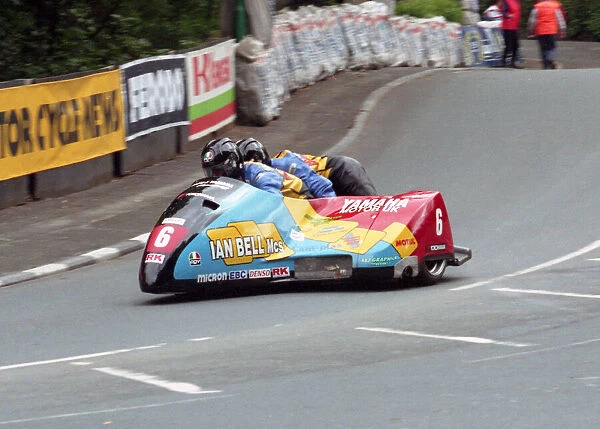 Ian Bell & Neil Carpenter (Bell Yamaha) 1998 Sidecar TT