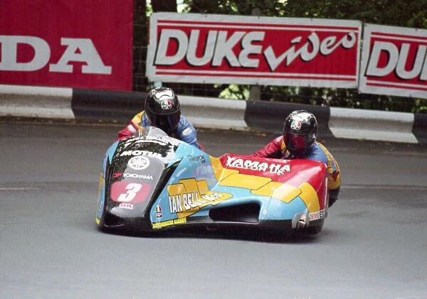 Ian Bell & Neil Carpenter (DMR Yamaha) 2000 Sidecar TT