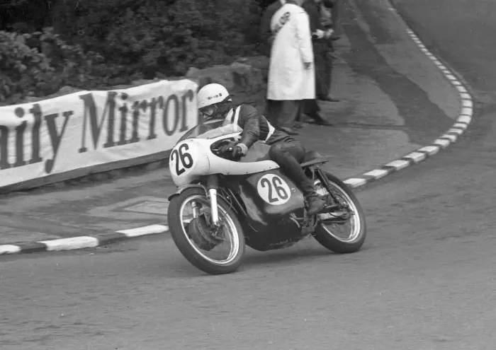 Framed Print : Ian Burne (Norton) 1965 Senior TT Framed Print : Ian Burne (Norton) 1965 Senior TT