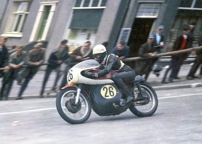 Framed Print : Ian Burne (Norton) 1965 Senior TT Framed Print : Ian Burne (Norton) 1965 Senior TT