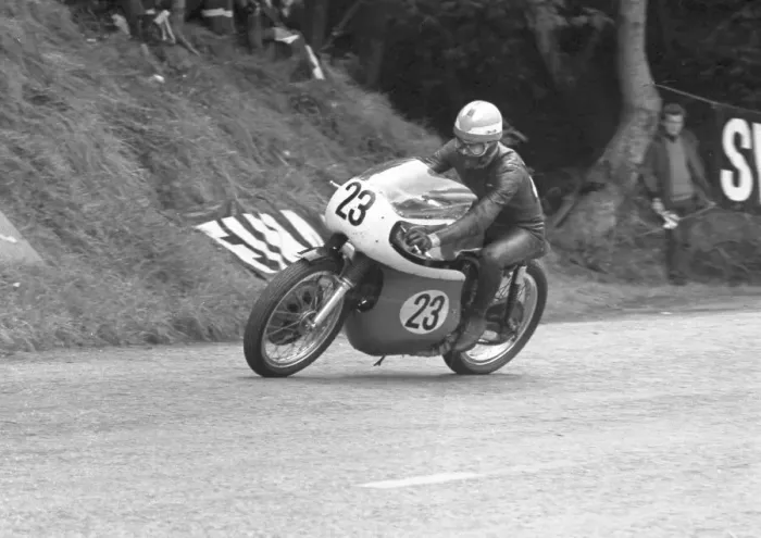 Framed Print : Ian Burne (Norton) 1966 Senior TT Framed Print : Ian Burne (Norton) 1966 Senior TT
