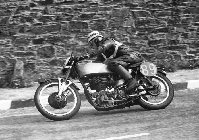 Framed Print : Ian Clarke (Norton) 1955 Junior Manx Grand Prix Framed Print : Ian Clarke (Norton) 1955 Junior Manx Grand Prix