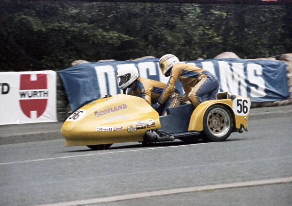 Ian Dickie & Mose Hutchinson (Yamaha) 1979 Sidecar TT