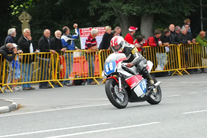 Framed Print : Ian Draper (Yamaha) 2013 Classic TT Lap of Honour Framed Print : Ian Draper (Yamaha) 2013 Classic TT Lap of Honour