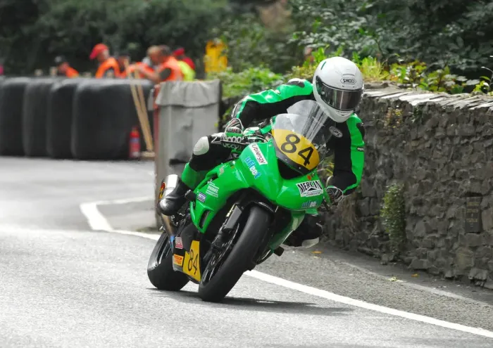 Framed Print : Ian Gardner (Kawasaki) 2016 Senior Manx Grand Prix Framed Print : Ian Gardner (Kawasaki) 2016 Senior Manx Grand Prix
