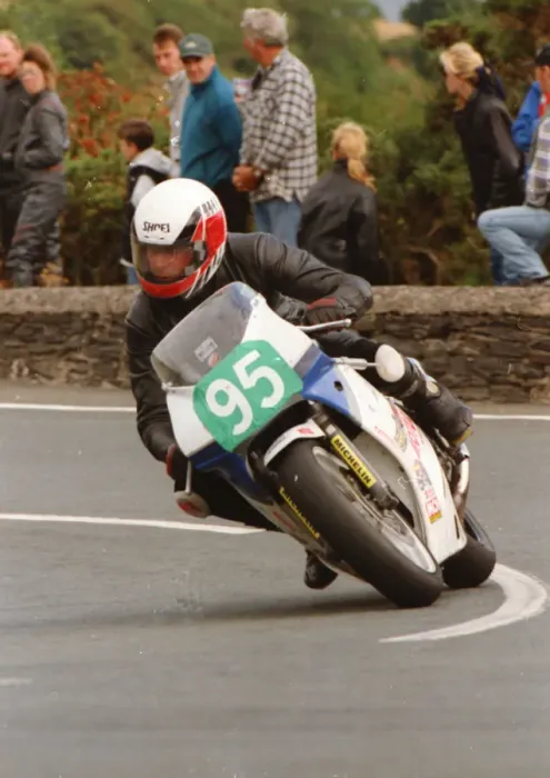Framed Print : Ian Hardisty (Cowles Honda) 1995 Newcomers Manx Grand Prix Framed Print : Ian Hardisty (Cowles Honda) 1995 Newcomers Manx Grand Prix