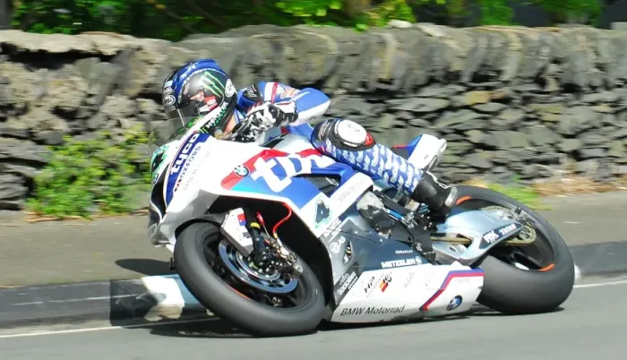 Framed Print : Ian Hutchinson (BMW) 2016 Superbike TT Framed Print : Ian Hutchinson (BMW) 2016 Superbike TT