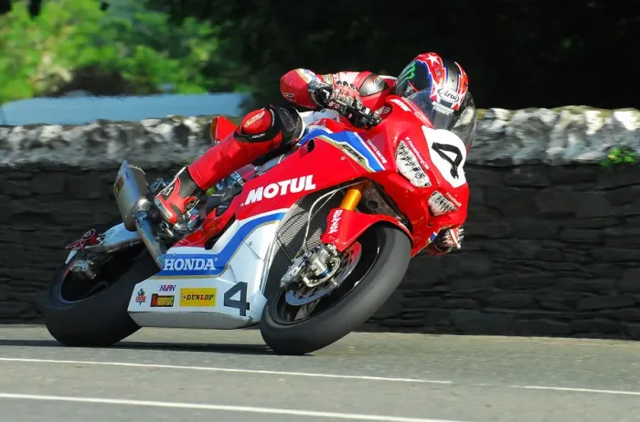 Framed Print : Ian Hutchinson (Honda) 2018 Superbike TT Framed Print : Ian Hutchinson (Honda) 2018 Superbike TT