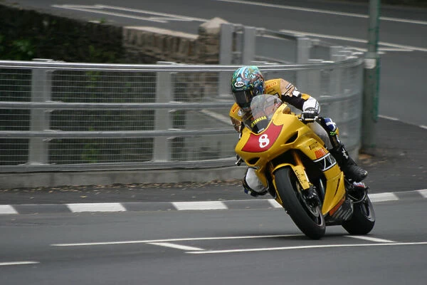 Ian Hutchinson (Yamaha) 2008 Superstock TT