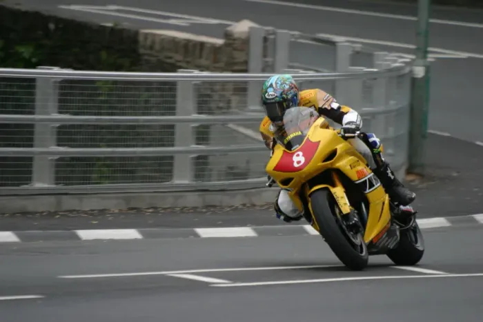 Framed Print : Ian Hutchinson (Yamaha) 2008 Superstock TT