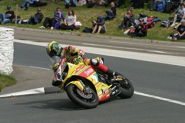 Ian Hutchinson (Yamaha) 2012 Superbike TT