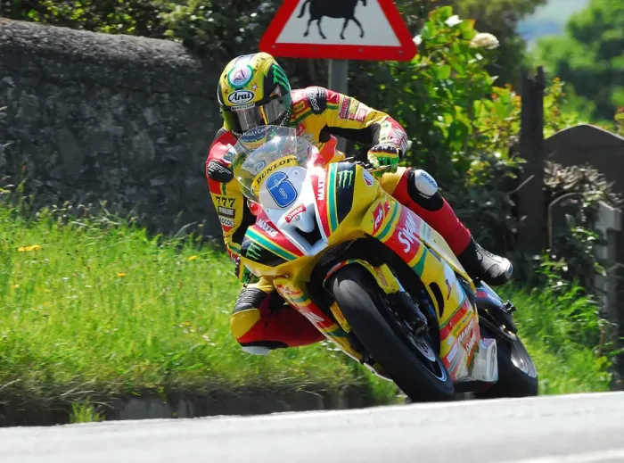Framed Print : Ian Hutchinson (Yamaha) TT 2012 Supersport TT Framed Print : Ian Hutchinson (Yamaha) TT 2012 Supersport TT