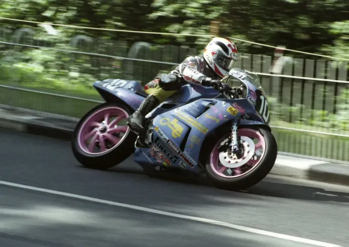 Framed Print : Ian King (Harris Honda) 1993 Supersport 400 TT Framed Print : Ian King (Harris Honda) 1993 Supersport 400 TT
