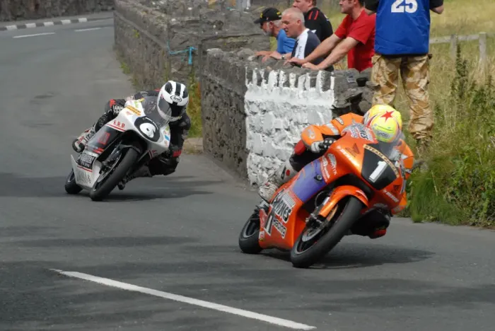 Framed Print : Ian Lougher (Jackson spl) and William Dunlop (Honda) 2009 Southern 100 Framed Print : Ian Lougher (Jackson spl) and William Dunlop (Honda) 2009 Southern 100