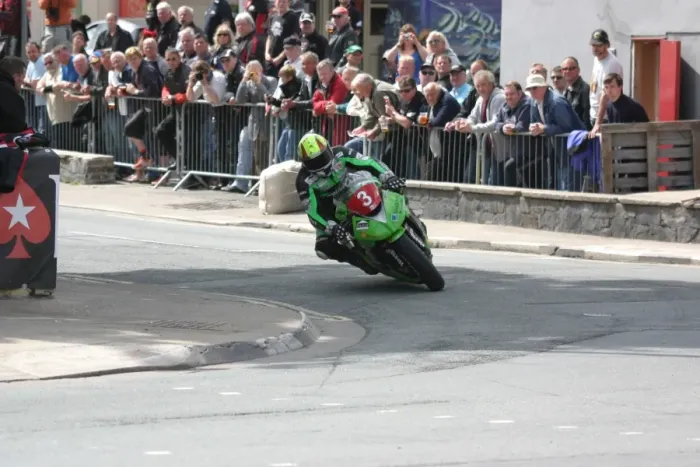 Framed Print : Ian Lougher (Kawasaki) 2010 Superstock TT Framed Print : Ian Lougher (Kawasaki) 2010 Superstock TT