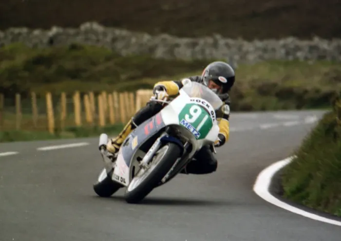 Framed Print : Ian Lougher (Suzuki) 1989 Supersport 400 TT Framed Print : Ian Lougher (Suzuki) 1989 Supersport 400 TT