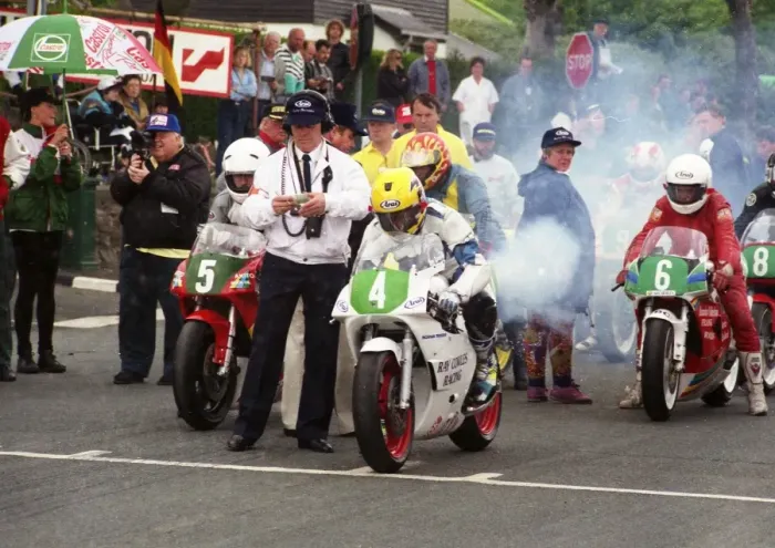 Framed Print : Ian Lougher (Yamaha) 1995 Lightweight TT Framed Print : Ian Lougher (Yamaha) 1995 Lightweight TT