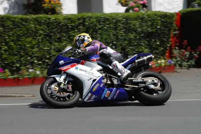 Framed Print : Ian Lougher (Yamaha) 2008 Superbike TT Framed Print : Ian Lougher (Yamaha) 2008 Superbike TT
