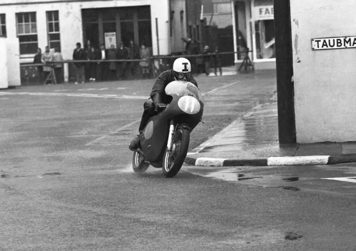 Framed Print : Ian Macintosh (AJS) 1971 Junior Manx Grand Prix Framed Print : Ian Macintosh (AJS) 1971 Junior Manx Grand Prix