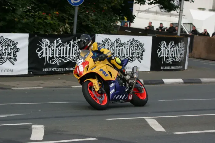 Framed Print : Ian Mackman (Suzuki) 2009 Superstock TT Framed Print : Ian Mackman (Suzuki) 2009 Superstock TT
