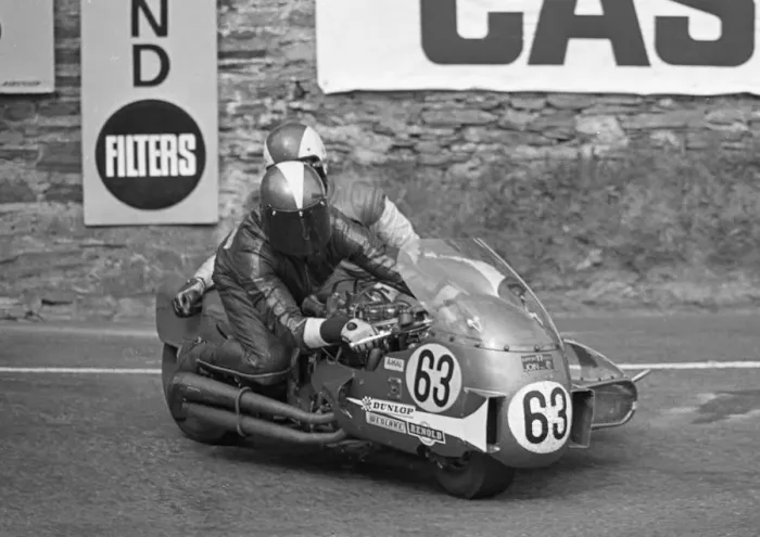 Framed Print : Ian McDonald & Hugh Sanderson (Weslake) 1975 Sidecar 1000 TT Framed Print : Ian McDonald & Hugh Sanderson (Weslake) 1975 Sidecar 1000 TT