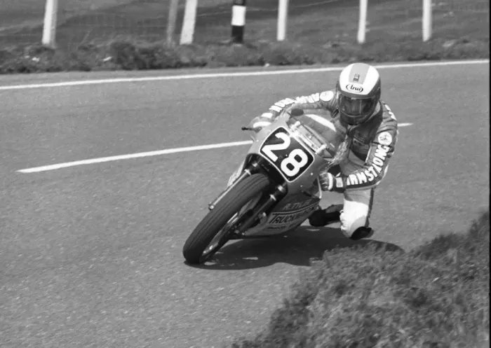 Framed Print : Ian Newton (Yamaha) 1986 Formula Two TT Framed Print : Ian Newton (Yamaha) 1986 Formula Two TT