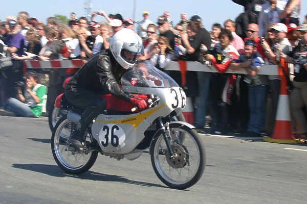 Ian Plumridge (Honda) 2007 TT Parade Lap