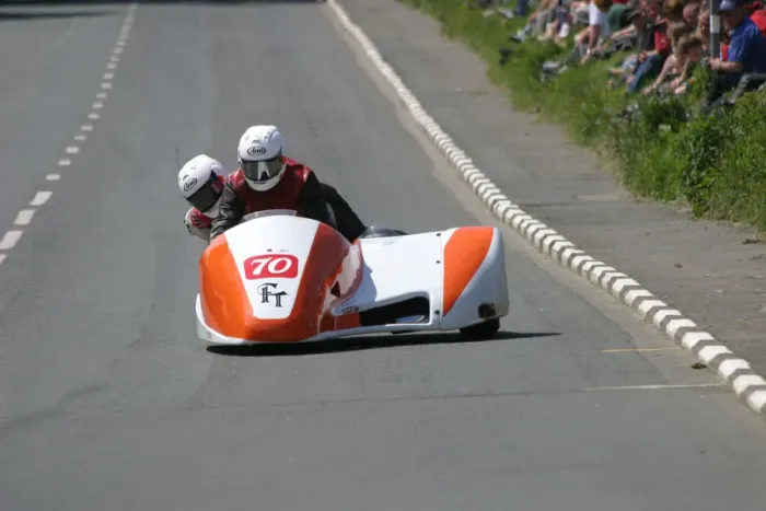 Framed Print : Ian Salter & Debbie Salter (Molyneux) 2005 Sidecar TT Framed Print : Ian Salter & Debbie Salter (Molyneux) 2005 Sidecar TT
