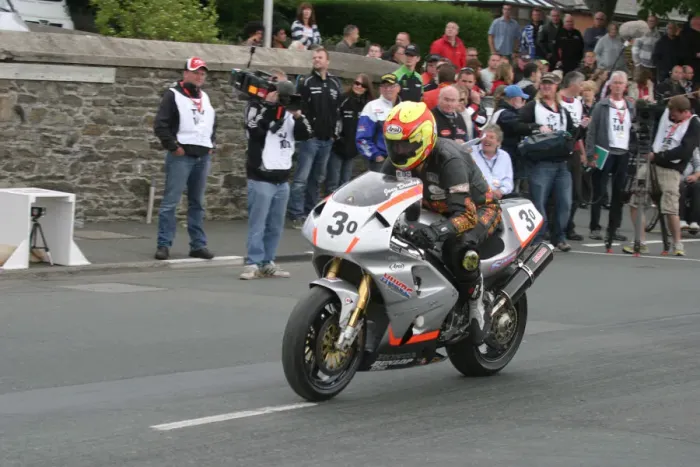 Framed Print : Ian Simpson (Honda) 2010 TT Parade Lap Framed Print : Ian Simpson (Honda) 2010 TT Parade Lap