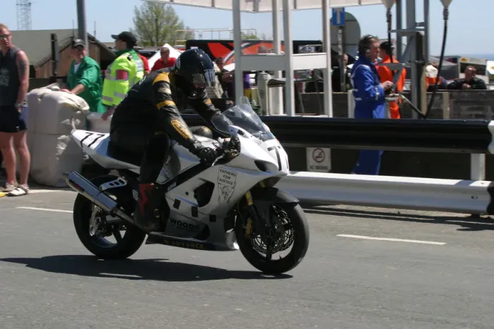Framed Print : Ian Smith (Suzuki) 2006 Superbike TT