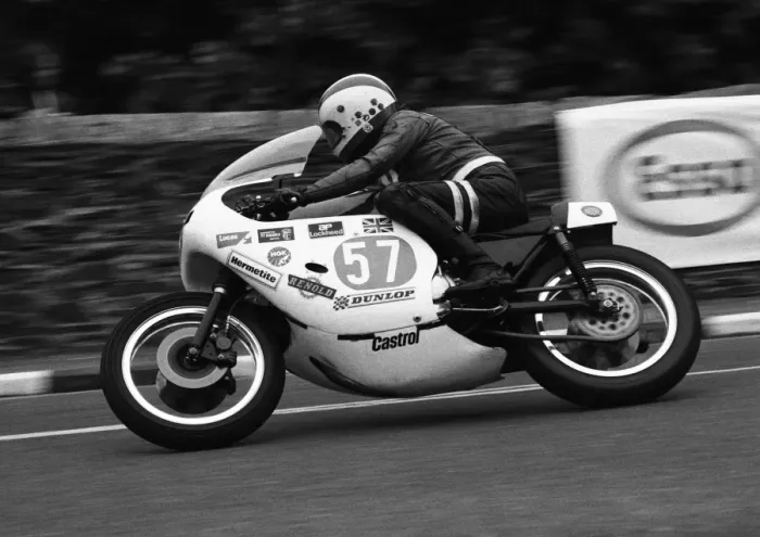 Framed Print : Ian Tomkinson (Triumph) 1977 Jubilee TT Framed Print : Ian Tomkinson (Triumph) 1977 Jubilee TT
