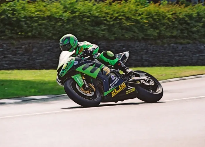 Framed Print : Ian Watson (Kawasaki) 2004 Formula One TT Framed Print : Ian Watson (Kawasaki) 2004 Formula One TT
