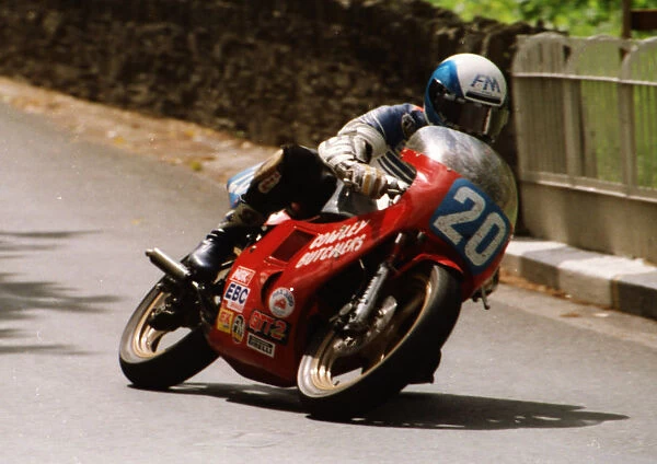 Ian Young (Yamaha) 1989 Junior TT